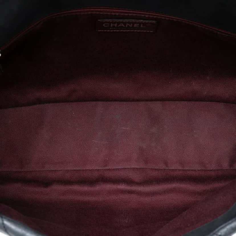 Chanel Jumbo Iridescent Calfskin In The Mix Flap Green Leather Good condition - Model View