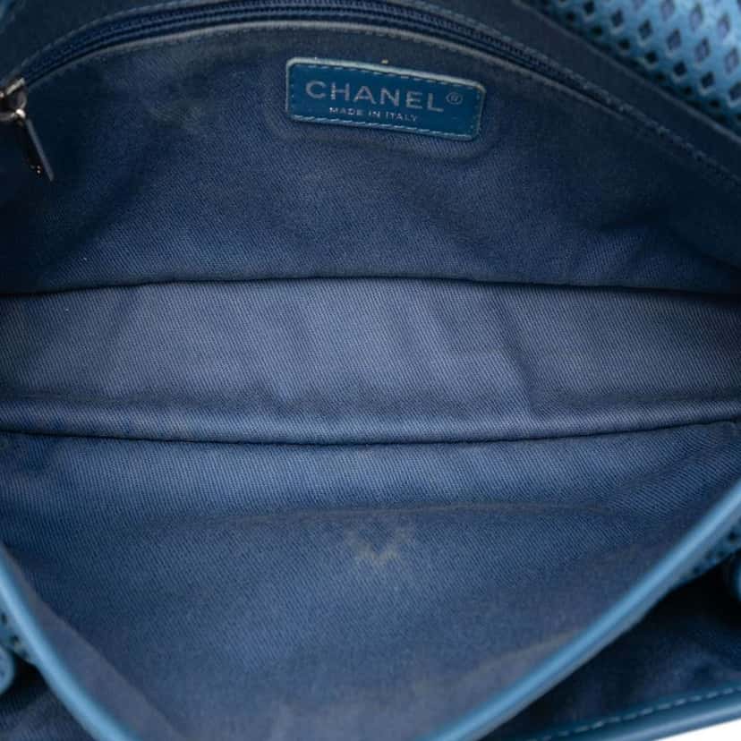 Chanel Medium Perforated Lambskin Up In The Air Flap Blue Leather Good condition - Model View