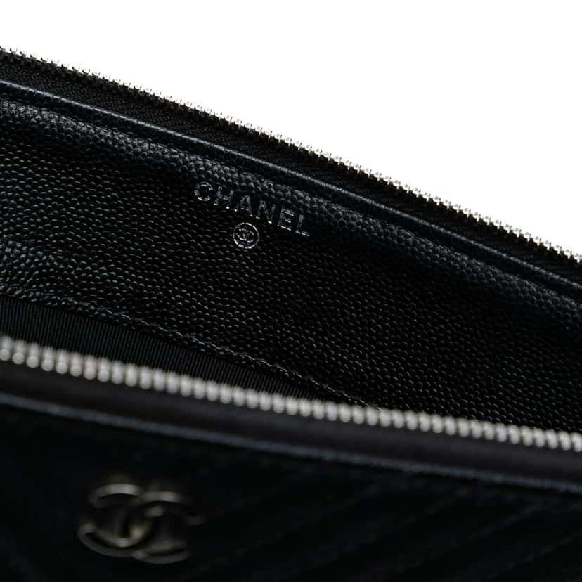 Chanel CC Chevron Caviar Zip Clutch Black Leather Good condition - Box View
