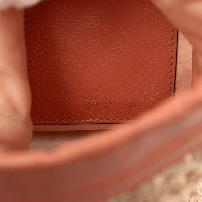 Gucci Small GG Marmont Sequined Diagonal Matelasse Leather Bucket Bag Pink Leather Very good condition - Model View
