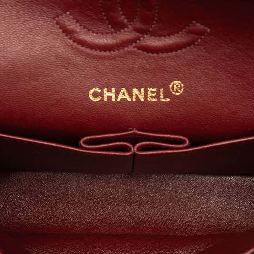 Chanel Small Classic Lambskin Double Flap Black Leather Good condition - Model View