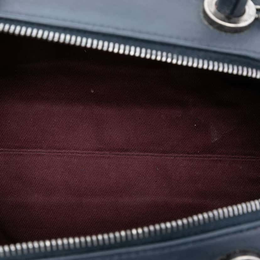 Chanel CC Woven Calfskin Bowling Bag Blue Leather Good condition - Model View