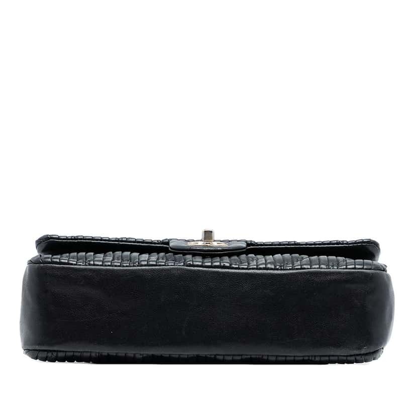 Chanel Medium Classic Chevron Calfskin Pleated Double Flap Black Leather Good condition - Inside View
