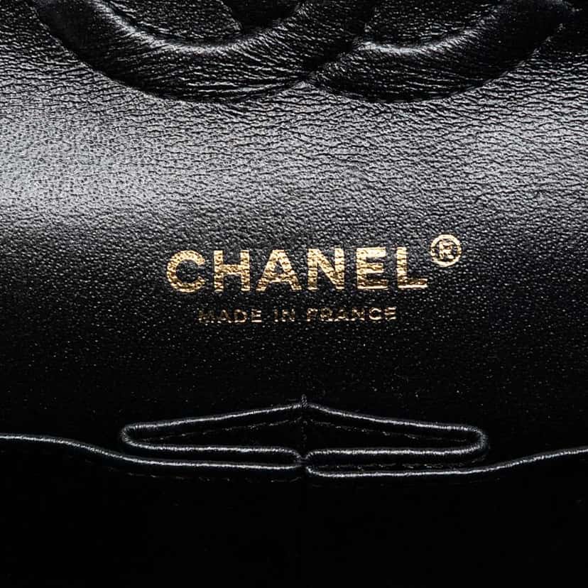 Chanel Medium Classic Chevron Calfskin Pleated Double Flap Black Leather Good condition - Box View