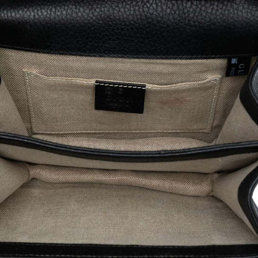 Gucci Small Dollar Calfskin Interlocking G Crossbody Black Leather Good condition - Model View