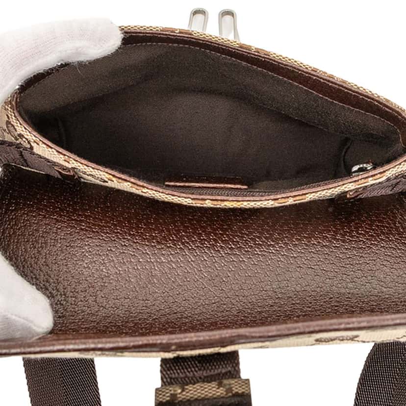 Gucci GG Canvas Belt Bag Brown Canvas Good condition - Model View