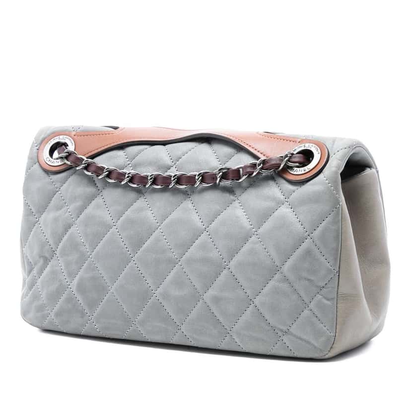 Chanel Medium Iridescent Calfskin In The Mix Flap Grey Leather Good condition - Back View