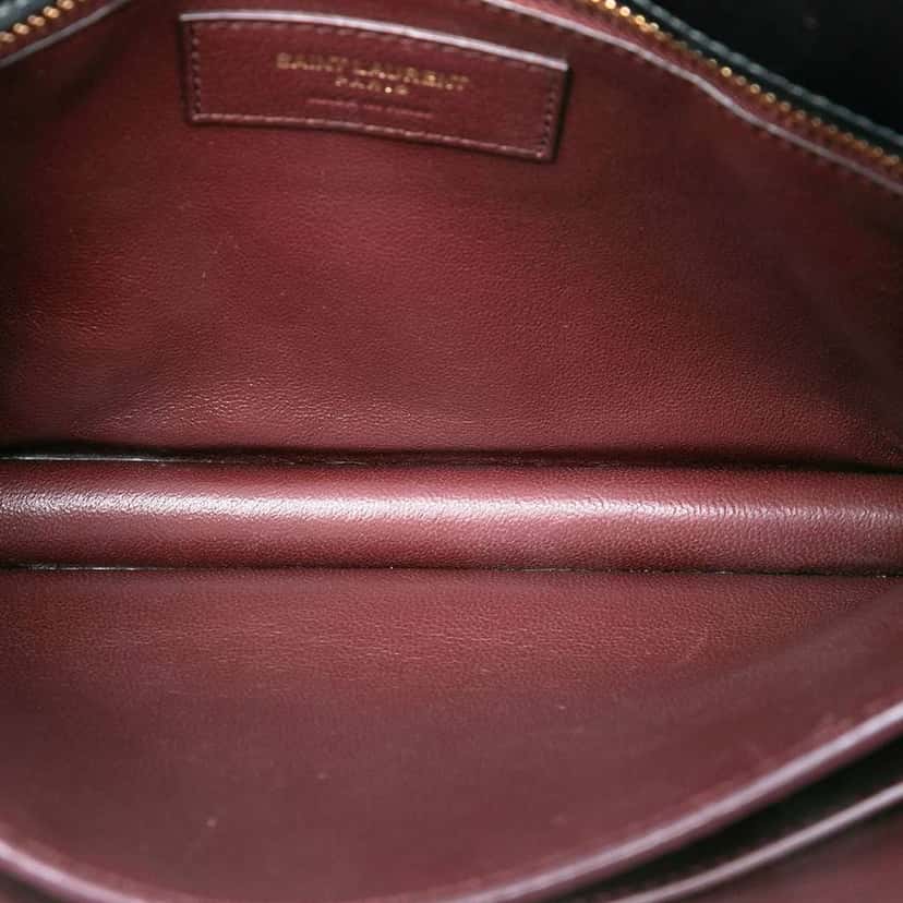 Saint Laurent Smooth Calfskin Monogram Cassandra Clasp Bag Black Leather Good condition - Model View