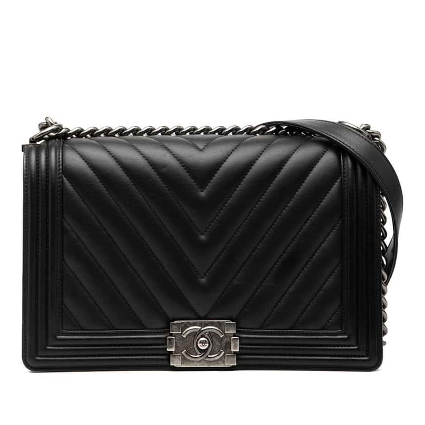 Chanel Medium Chevron Lambskin Boy Flap Black Leather Good condition - Front View