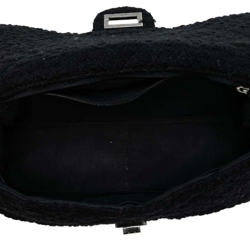 Chanel Jumbo Reissue 2.55 Quilted Tweed Easy Messenger Flap Black Tweed Good condition - Model View