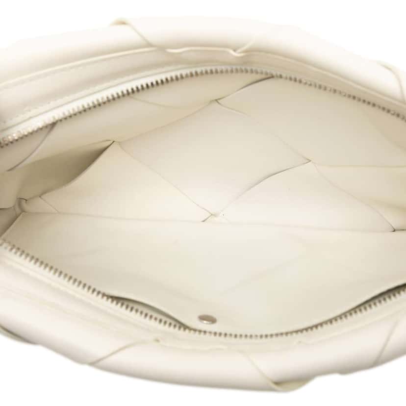 Bottega Veneta Nappa Maxi Intrecciato Blown Up Pouch White Leather Good condition - Model View