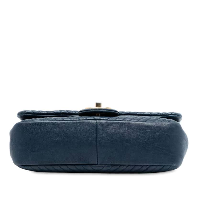 Chanel Small Chevron Wrinkled Calfskin Medallion Charm Surpique Flap Blue Leather Good condition - Inside View