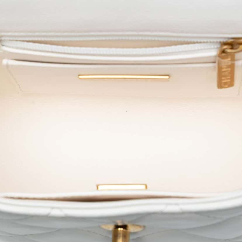 Chanel Mini CC Quilted Lambskin Vanity Top Handle Cosmetic Case White Leather Good condition - Model View