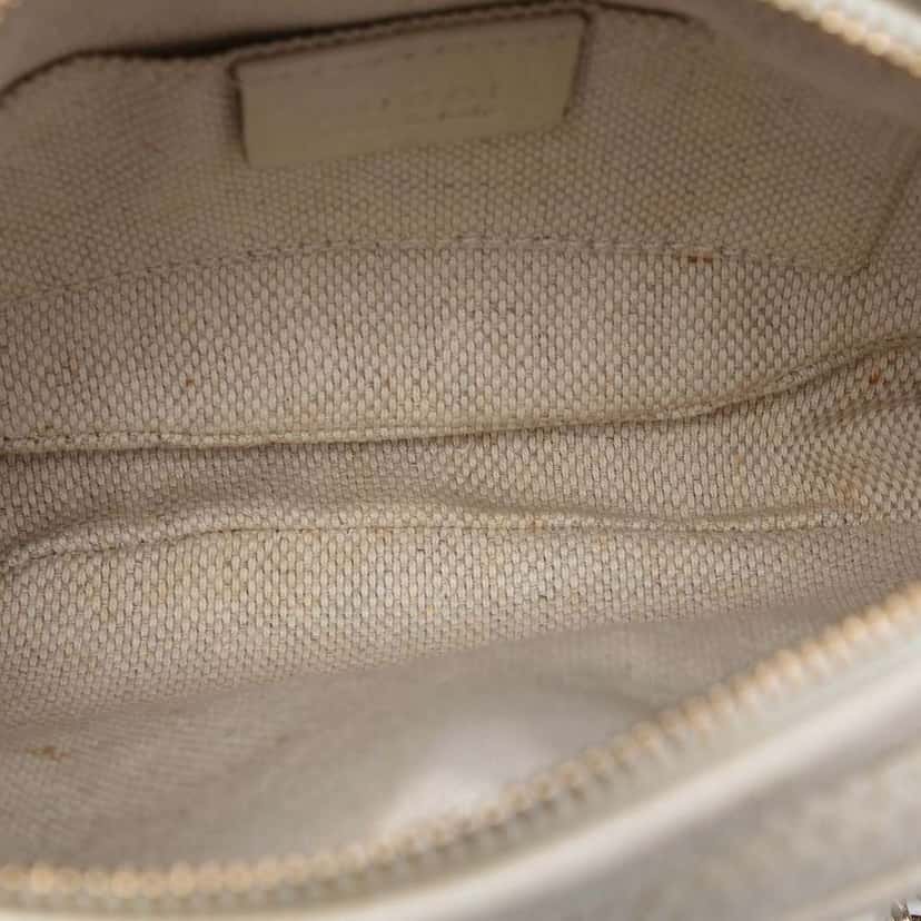 Gucci Mini Pebbled Calfskin Soho Chain Crossbody White Leather Very good condition - Model View