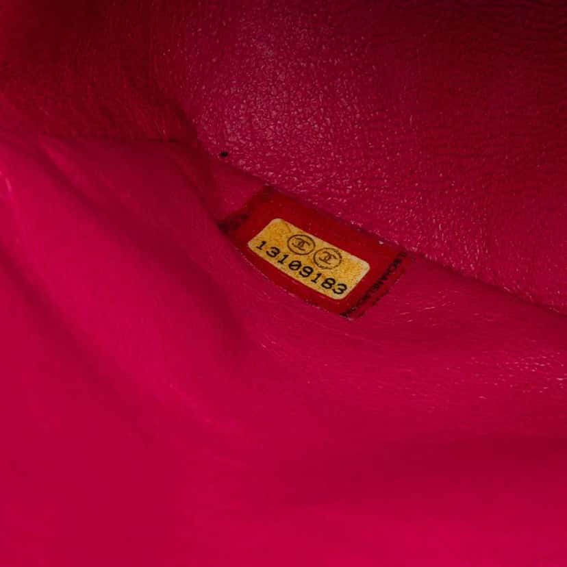 Chanel Medium Classic Jersey Double Flap Pink Cotton Good condition - Model View