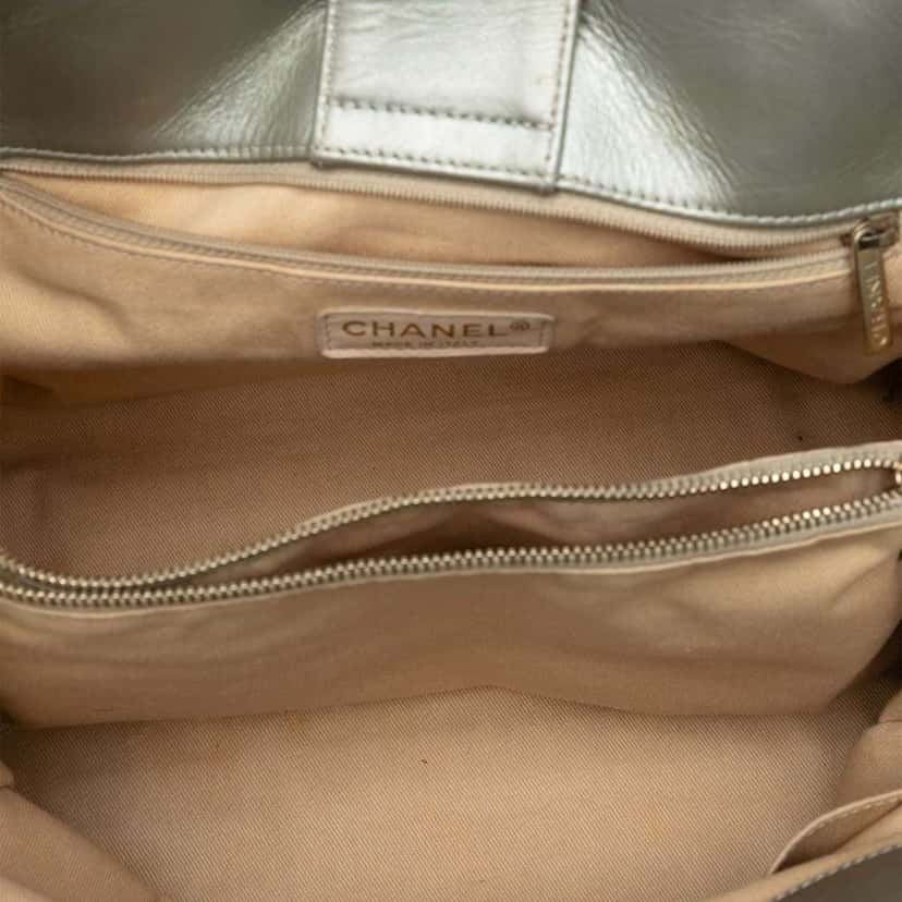 Chanel Perforated Metallic Calfskin Up In The Air Tote Gold Leather Good condition - Model View