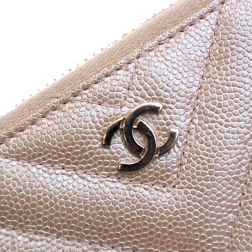 Chanel CC Chevron Iridescent Caviar Zip Around Wallet Pink Leather Good condition - Box View
