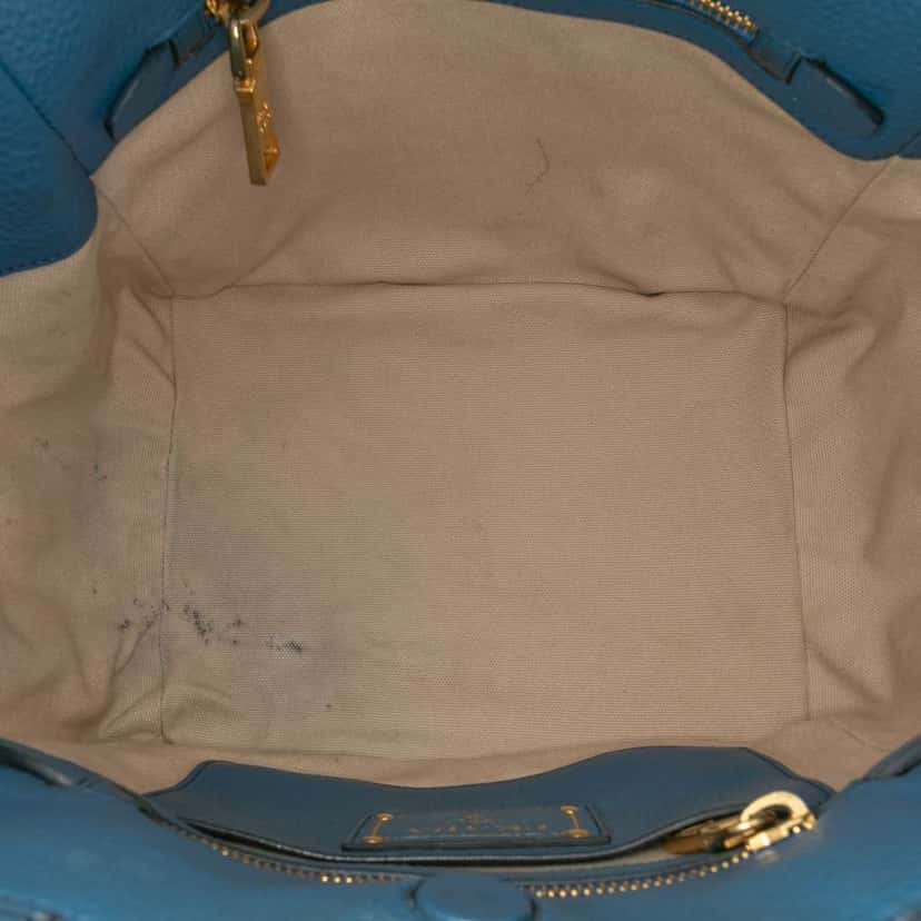 Prada Vitello Daino Tote Blue Leather Good condition - Model View
