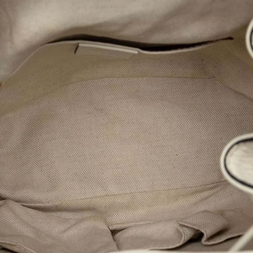 Gucci Leather Bamboo Tassel Backpack White Leather Very good condition - Model View