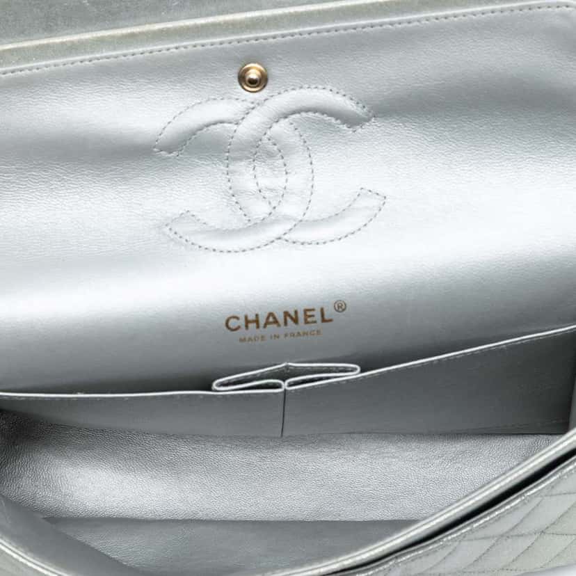 Chanel Medium Classic Iridescent Lambskin Double Flap Silver Leather Good condition - Model View