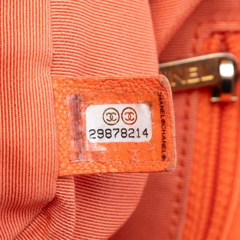 Chanel Medium Lambskin 19 Flap Orange Leather Very good condition - Box View