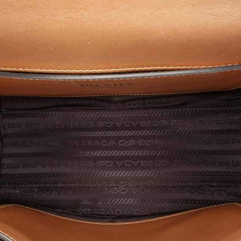 Prada Metallic Saffiano Cuir Leather Monochrome Envelope Flap Brown Leather Good condition - Model View