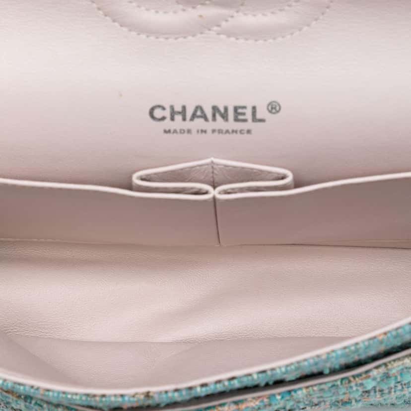 Chanel Medium Classic Tweed Double Flap Blue Tweed Good condition - Model View