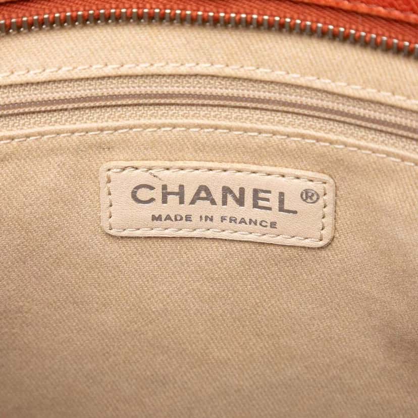 Chanel Caviar Medallion Tote Red Leather Very good condition - Box View