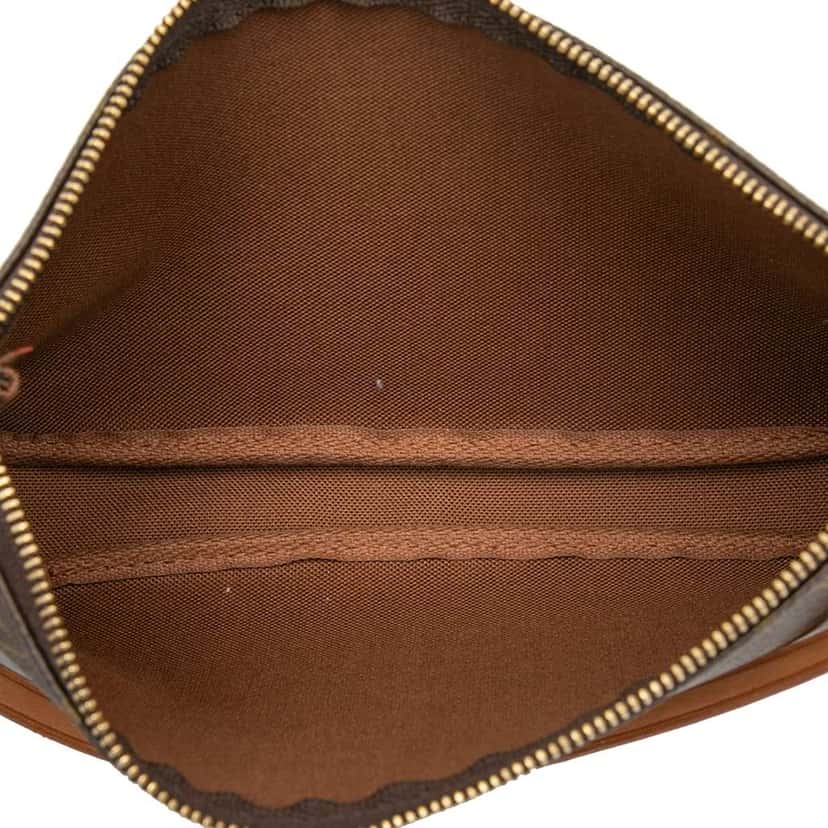 Louis Vuitton Monogram Pochette Accessoires Brown Good condition - Model View