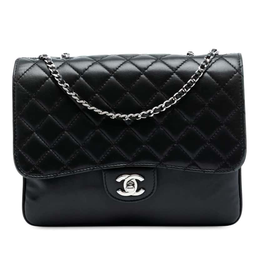 Chanel Medium Quilted Lambskin Clams Pocket Accordion Flap Black Leather Good condition - Front View