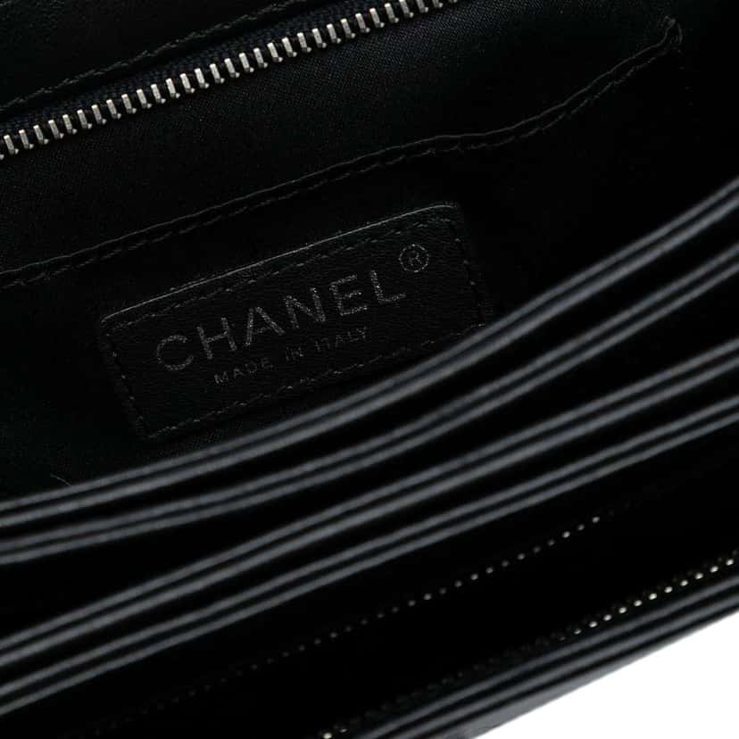 Chanel Medium Quilted Lambskin Clams Pocket Accordion Flap Black Leather Good condition - Box View