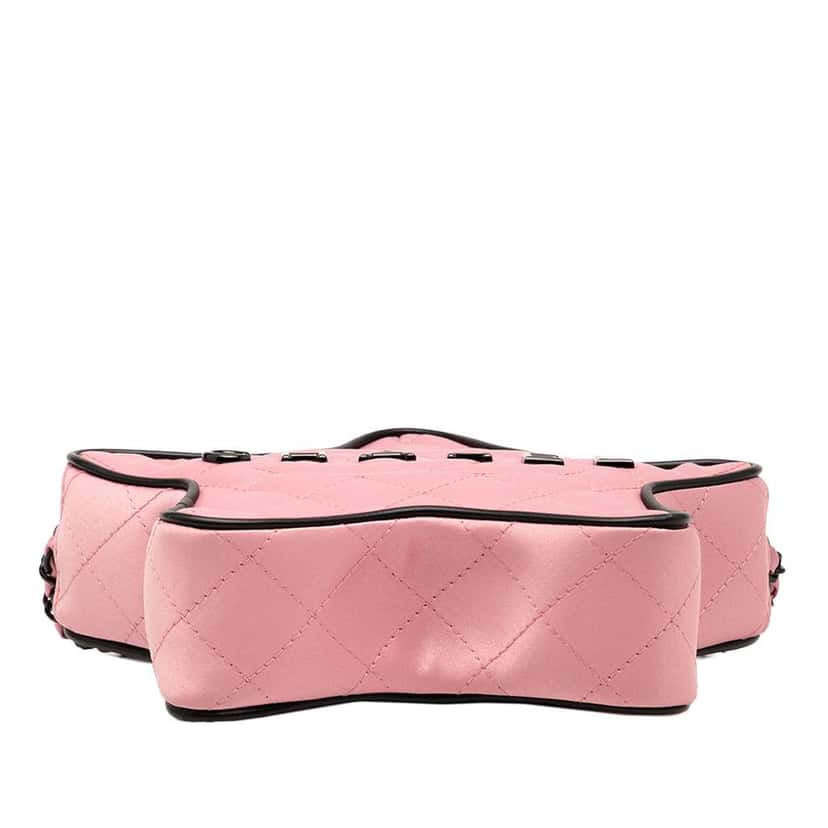 Chanel Quilted Satin Walk Of Fame Star Crossbody Pink Satin Good condition - Inside View