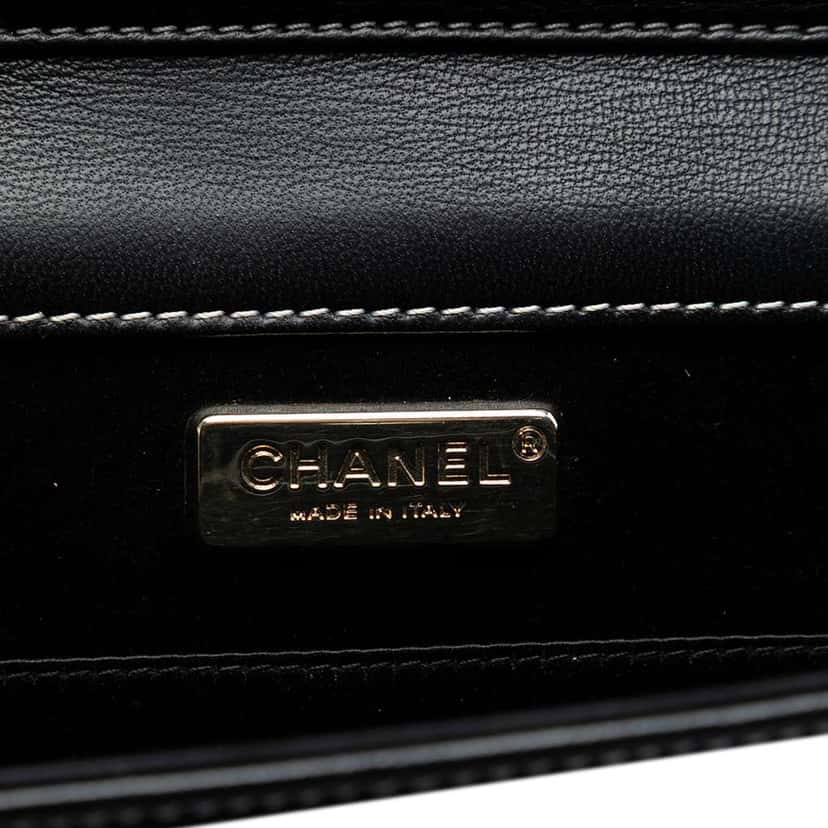 Chanel CC Lambskin Embroidered Clutch With Chain Black Leather Very good condition - Box View