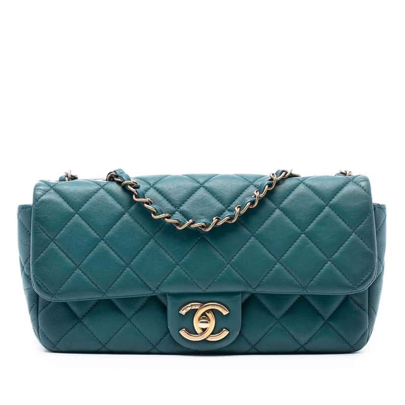 Chanel CC Quilted Lambskin East West Single Flap Blue Leather Good condition - Front View