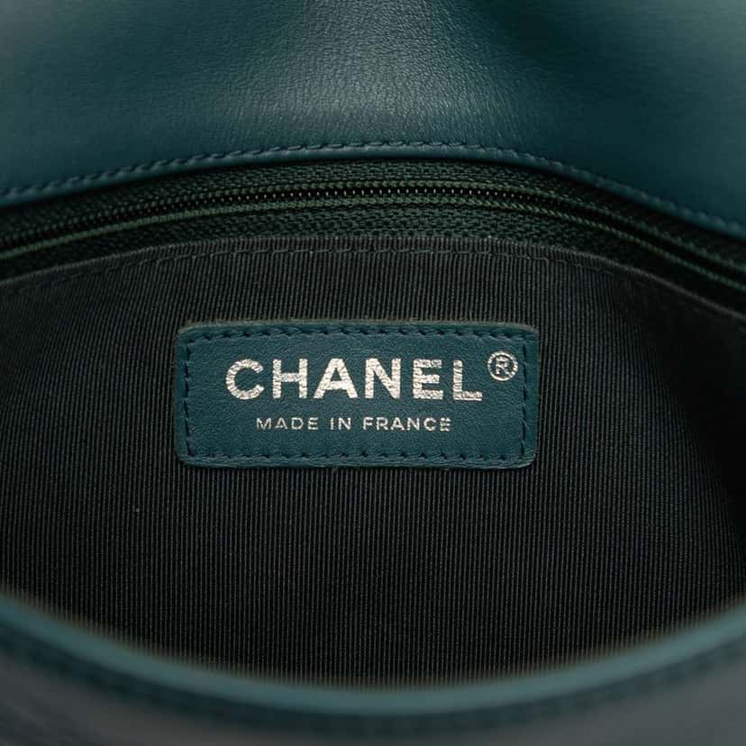 Chanel Small Quilted Crumpled Calfskin Bi Vintage Full Flap Green Leather Good condition - Box View