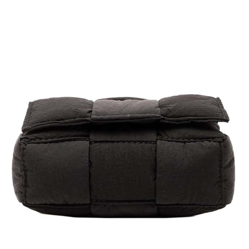 Bottega Veneta Candy Nylon Intrecciato Padded Tech Cassette Crossbody Black Very good condition - Inside View