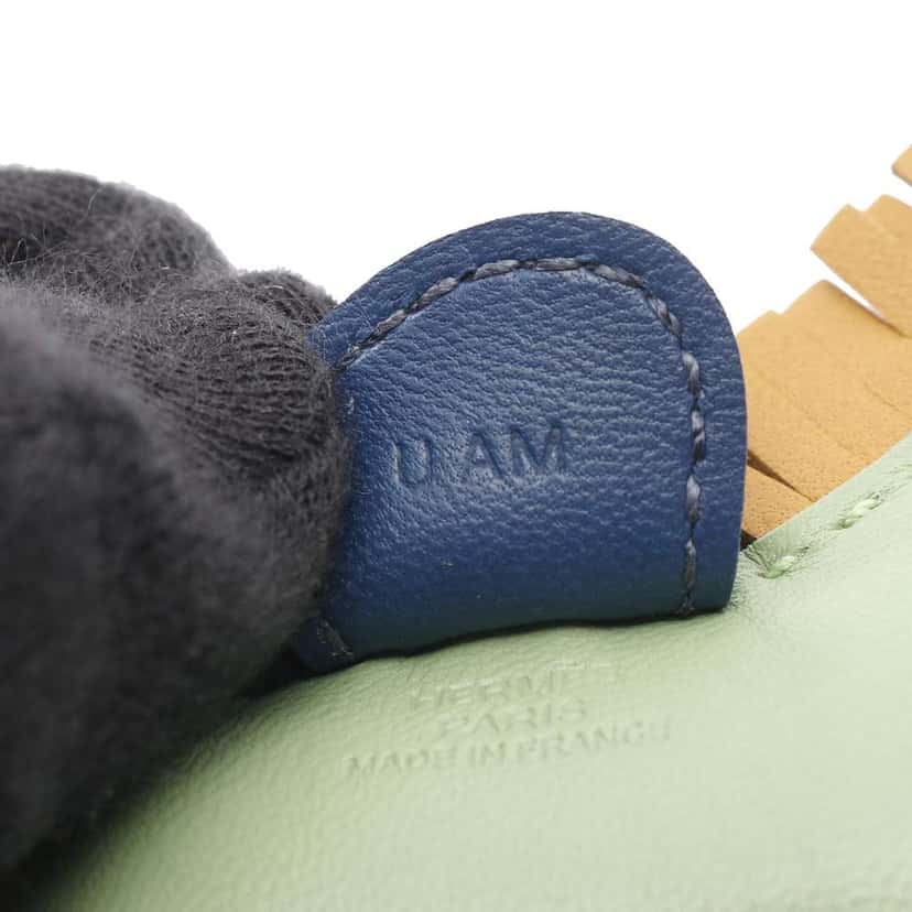 Hermès Milo Lambskin GriGri Rodeo Bag Charm PM Green Leather Very good condition - Model View