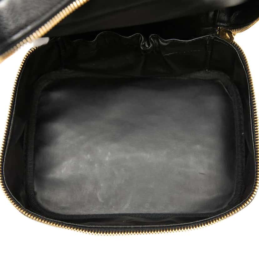 Chanel CC Caviar Vanity Bag Black Leather Good condition - Model View