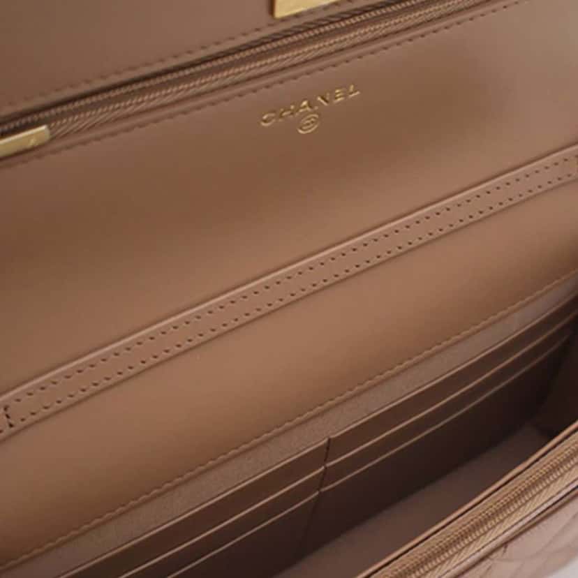 Chanel CC Quilted Caviar Wallet on Chain Brown Leather Good condition - Box View