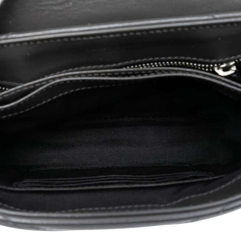 Saint Laurent Toy Matelasse Leather Monogram LouLou Crossbody Black Leather Very good condition - Model View