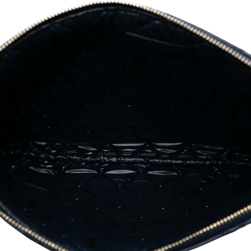 Chanel Medium Quilted Lambskin Double Stitch Tassel O Case Clutch Blue Leather Good condition - Model View