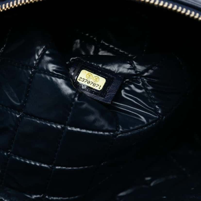 Chanel Medium Quilted Lambskin Double Stitch Tassel O Case Clutch Blue Leather Good condition - Box View