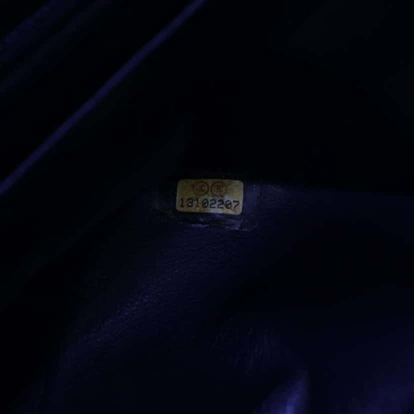 Chanel Maxi Classic Caviar Single Flap Blue Leather Good condition - Box View