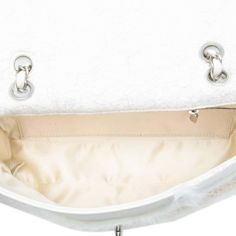 Chanel Medium Tweed and Mixed Medium Patchwork Single Flap White Tweed Good condition - Model View