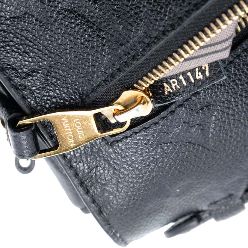 Louis Vuitton Monogram Empreinte Pochette Metis Black Leather Good condition - Box View