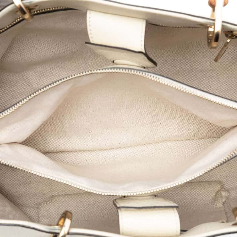 Gucci Medium Calfskin Bamboo Shopper Satchel White Leather Good condition - Model View
