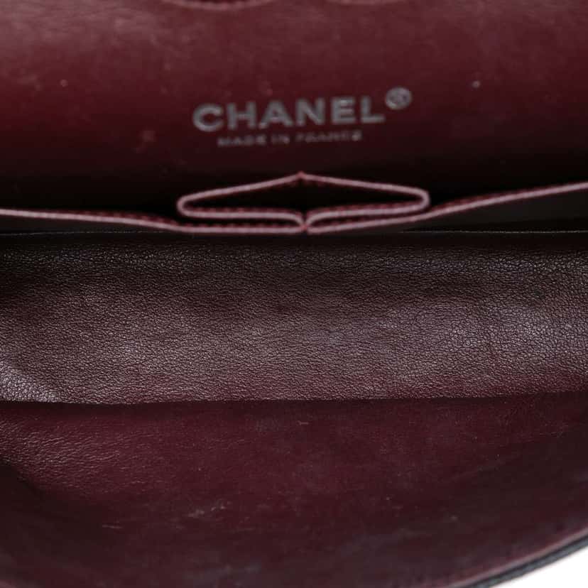 Chanel Medium Classic Caviar Double Flap Black Leather Very good condition - Model View