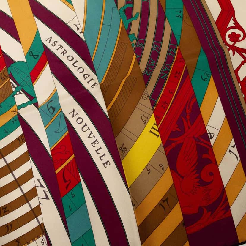 Hermès Astrologie Nouvelle Silk Scarf 90 Green Silk Good condition - Model View