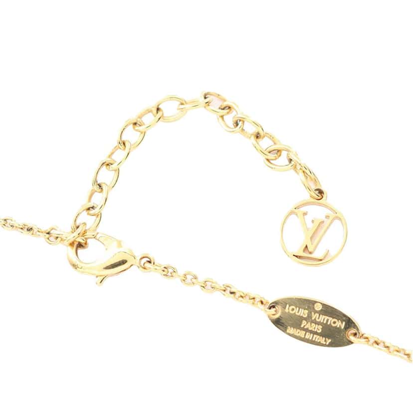 Louis Vuitton Gold Plated Faux Pearl LV Floragram Necklace Gold Metal Good condition - Model View