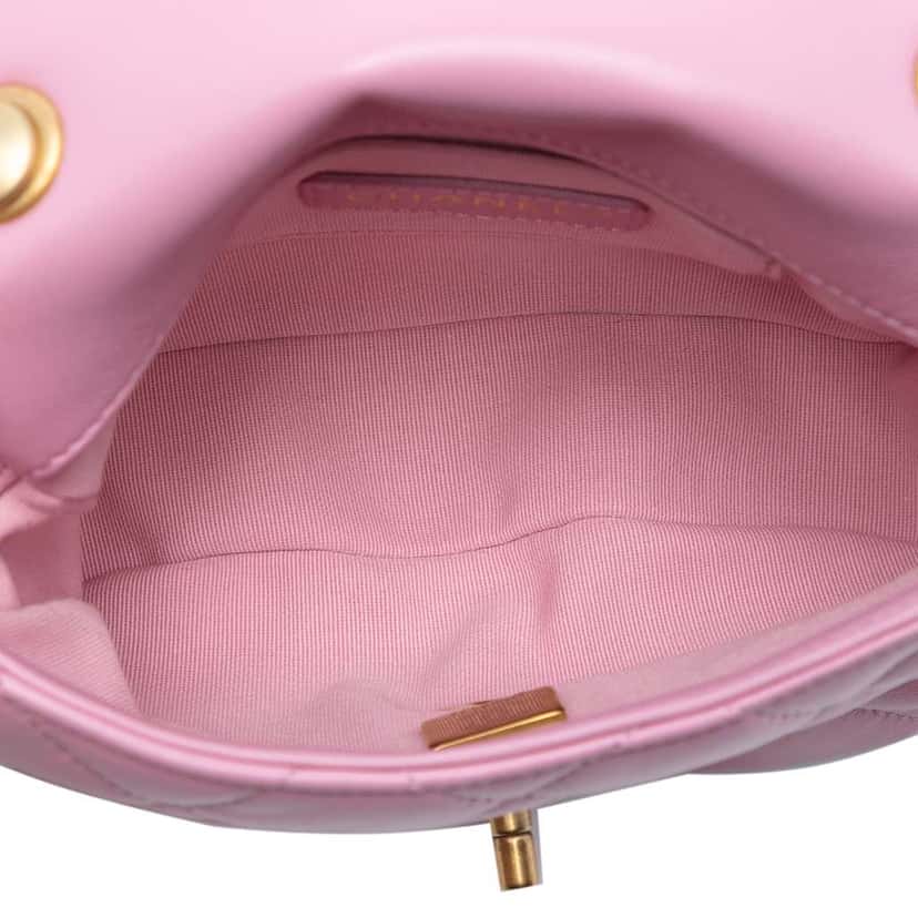 Chanel Mini Quilted Lambskin Lacquered Chain Flap Pink Leather Good condition - Model View